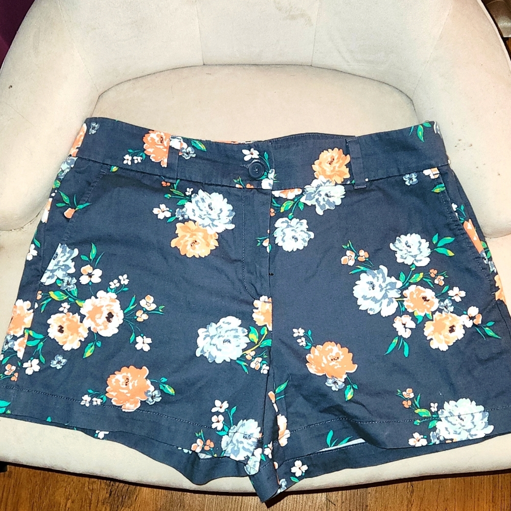 3/$20 LOFT 4" Floral Shorts Size 10